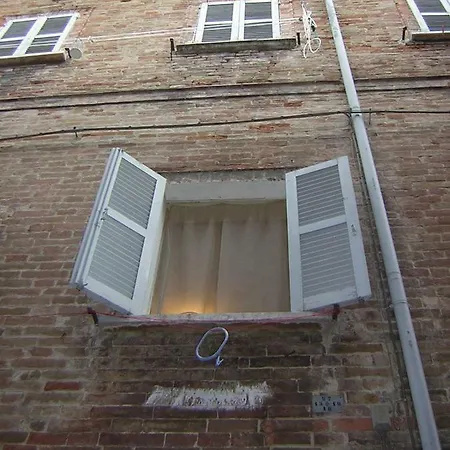 Monolocali In Centro Storico Urbino